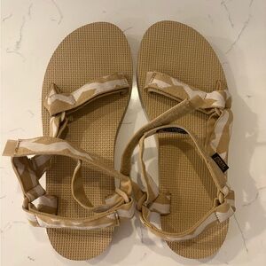 Teva Women's Beige and White Sandals